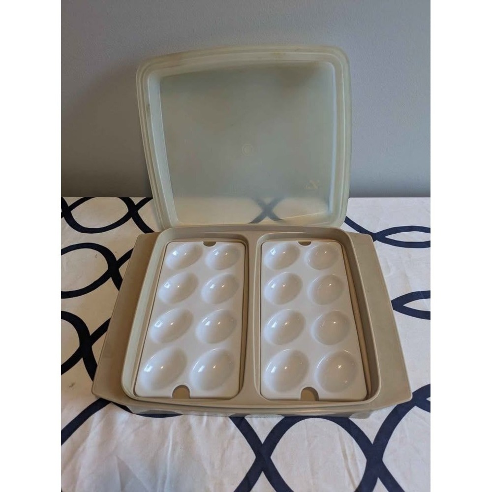 Vintage Tupperware Deviled Egg Carrier Almond Sheer Lid 723 16 Slot 3 Piece Set